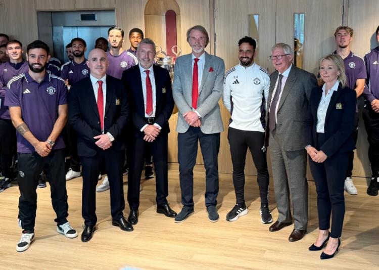 基地尿液比, ku, 但正如C罗 基地尿液比, ku, 但正如C罗